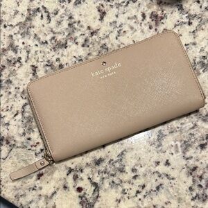 Kate Spade zipper wallet